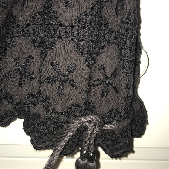 Black American Eagle Embroidered top - Picture 2 of 5